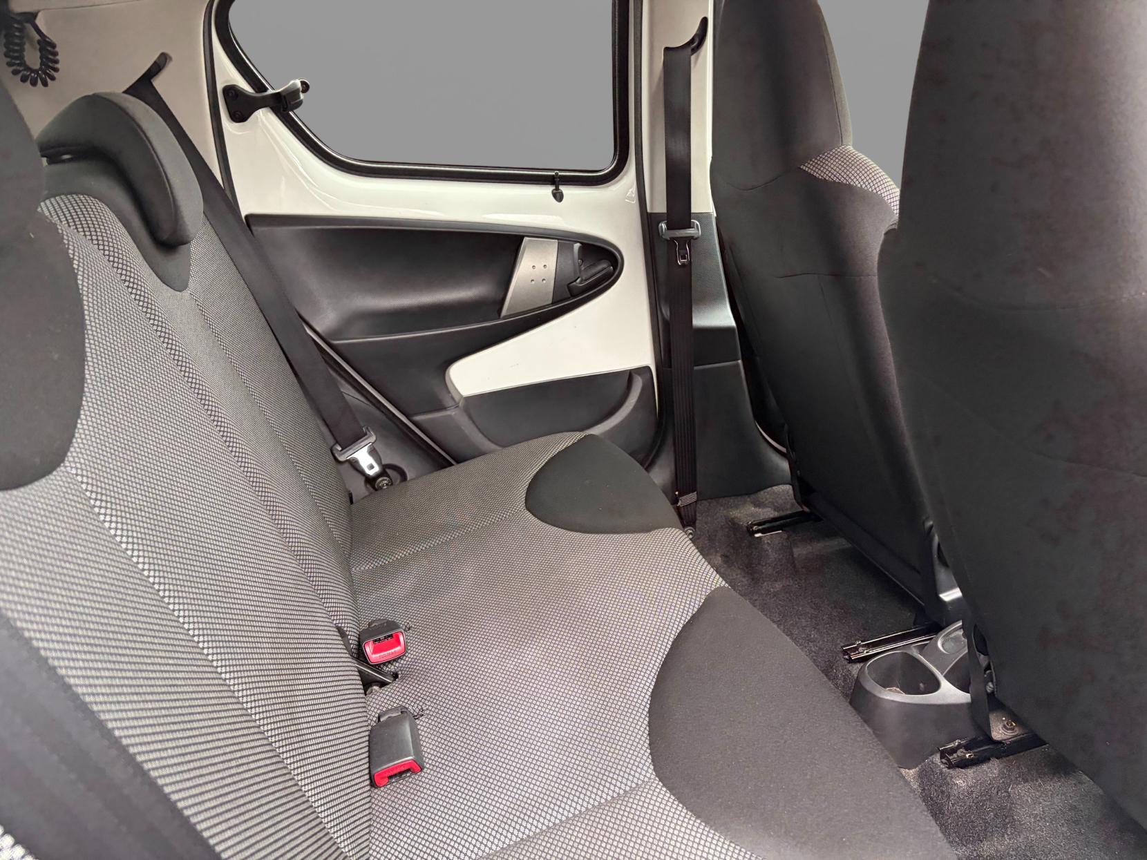 Toyota AYGO 1.0 VVT-i Mode Hatchback 5dr Petrol Manual Euro 5 (68 ps)